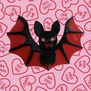 🦇💕Batty 4 U 1940s Inspired Bat Novelty Brooch In Red And Black
